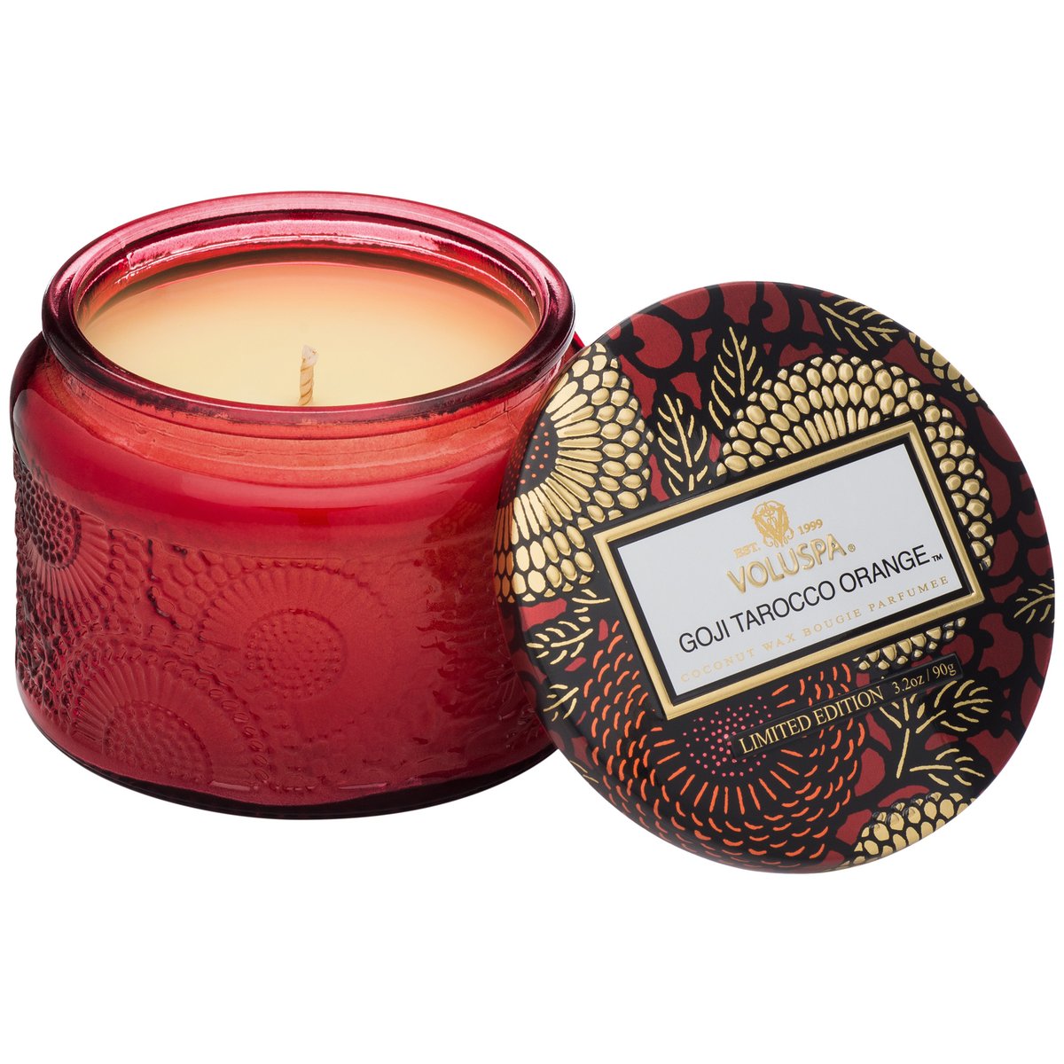 Notes of Goji Berry, Ripe Mango & Tarocco Orange.This embossed candle features a metallic lid, making it perfect for travel and smaller spaces.