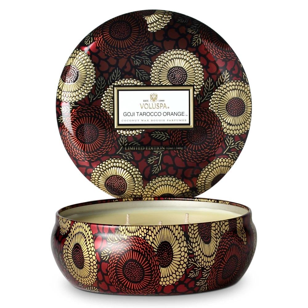 Note of Goji Berry, Ripe Mango, and Tarocco Orange Rich jewel tones adorn this beautifully patterned metallic option, with fragrance wafting from each of its three wicks.